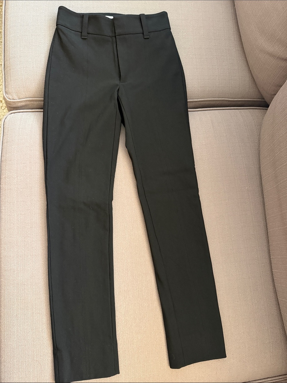 Size 00 Vince Women’s Black Flat Front Dress Pants - Classic Tailored Fit